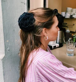 Funky & Fancy Flower Hair Clip Black