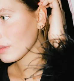 Single Heart Clasp Earring 14K