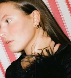 Single Heart Clasp Earring 14K