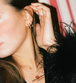 Single Heart Clasp Earring 14K